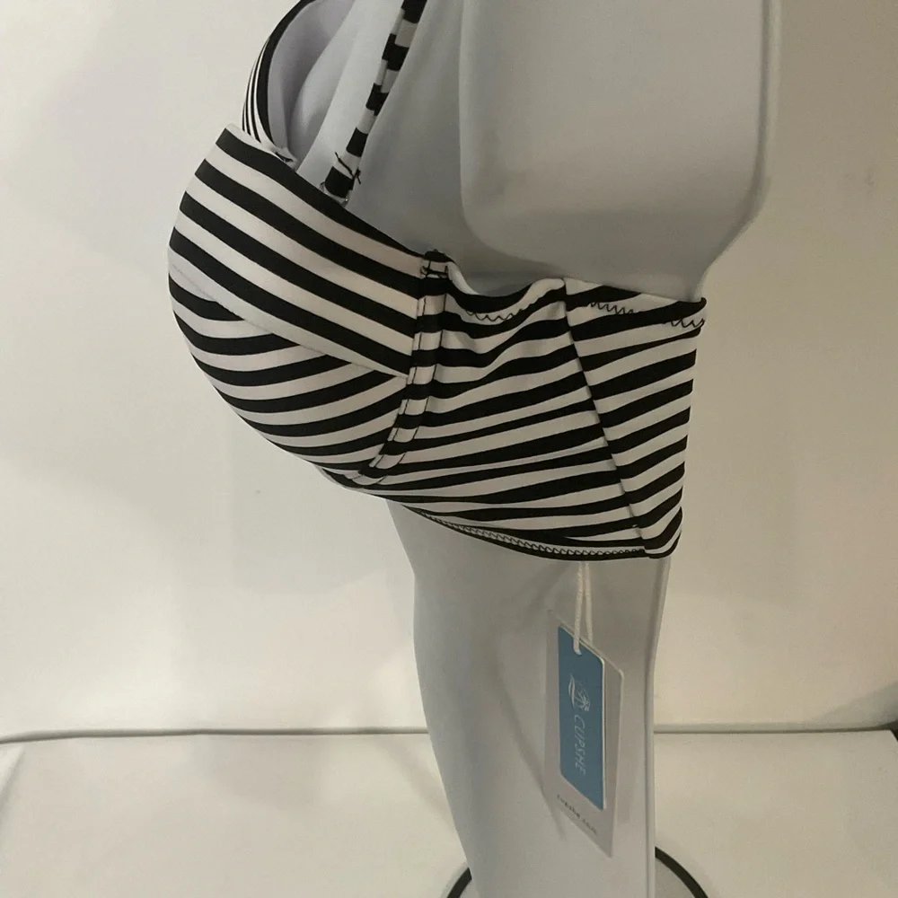 Cupshe NWT’s Black & White Striped Bandeau Bikini Top; Adjustable Straps; Size M